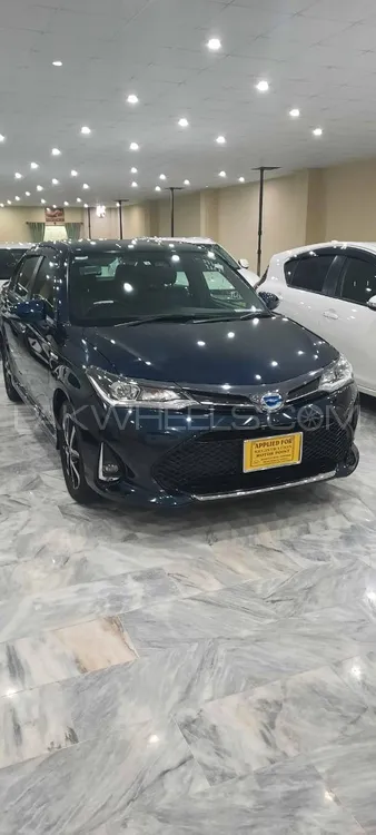 Toyota Corolla Axio 2018 for Sale in Peshawar Image-1