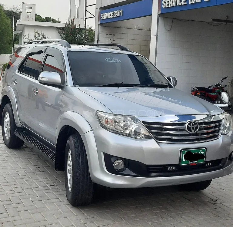 Toyota Fortuner 2013 for Sale in Okara Image-1