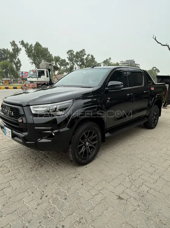Toyota Hilux 2025 for Sale in Islamabad Image-1