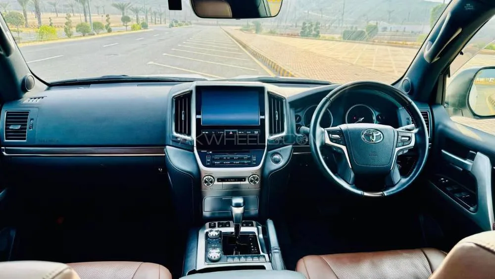 Toyota Land Cruiser 2019 for Sale in Jhelum Toyota Land Cruiser 2019 for Sale in Jhelum Image-7
