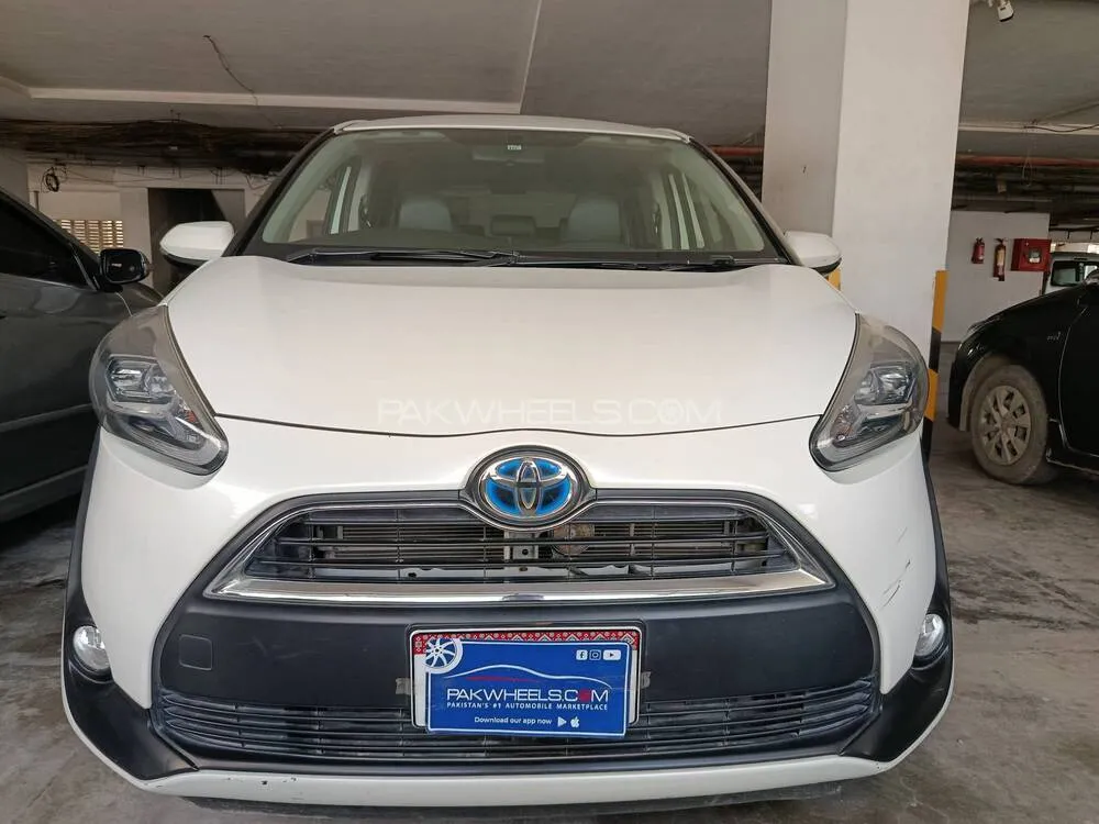 Toyota Sienta 2017 for Sale in Karachi Image-1