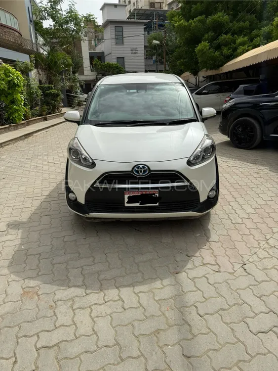 Toyota Sienta 2018 for Sale in Karachi Image-1