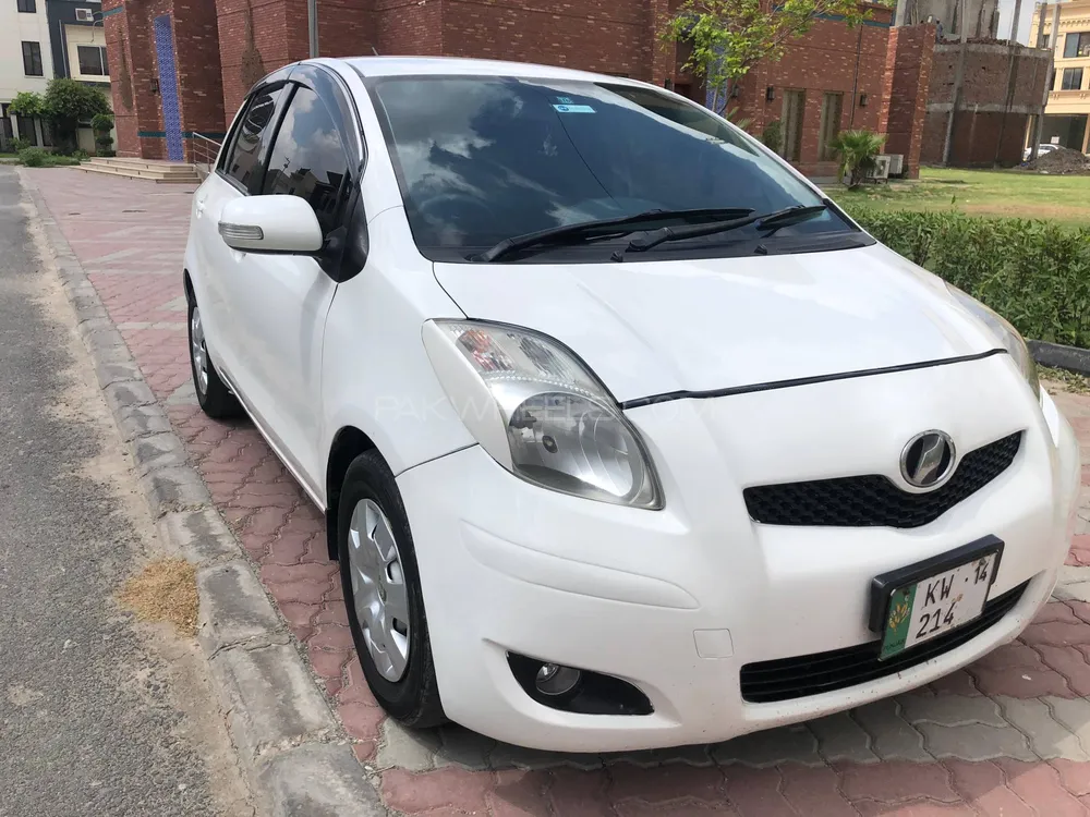 Toyota Vitz 2007 for Sale in Multan Image-1