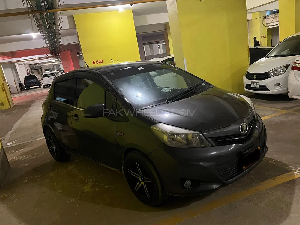 Toyota Vitz 2013 for Sale in Karachi Image-1