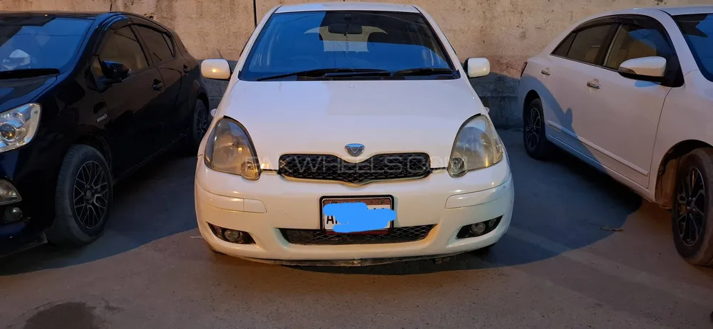 Toyota Vitz 2004 for Sale in Karachi Image-1
