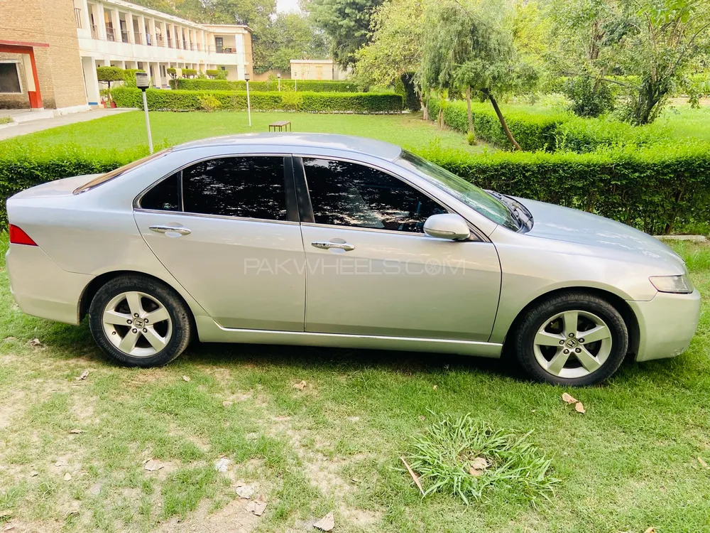 Honda Accord 2004 for Sale in Abbottabad Image-1