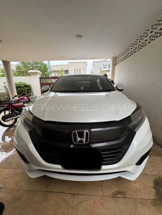 Honda Vezel 2018 for Sale in Karachi Image-1