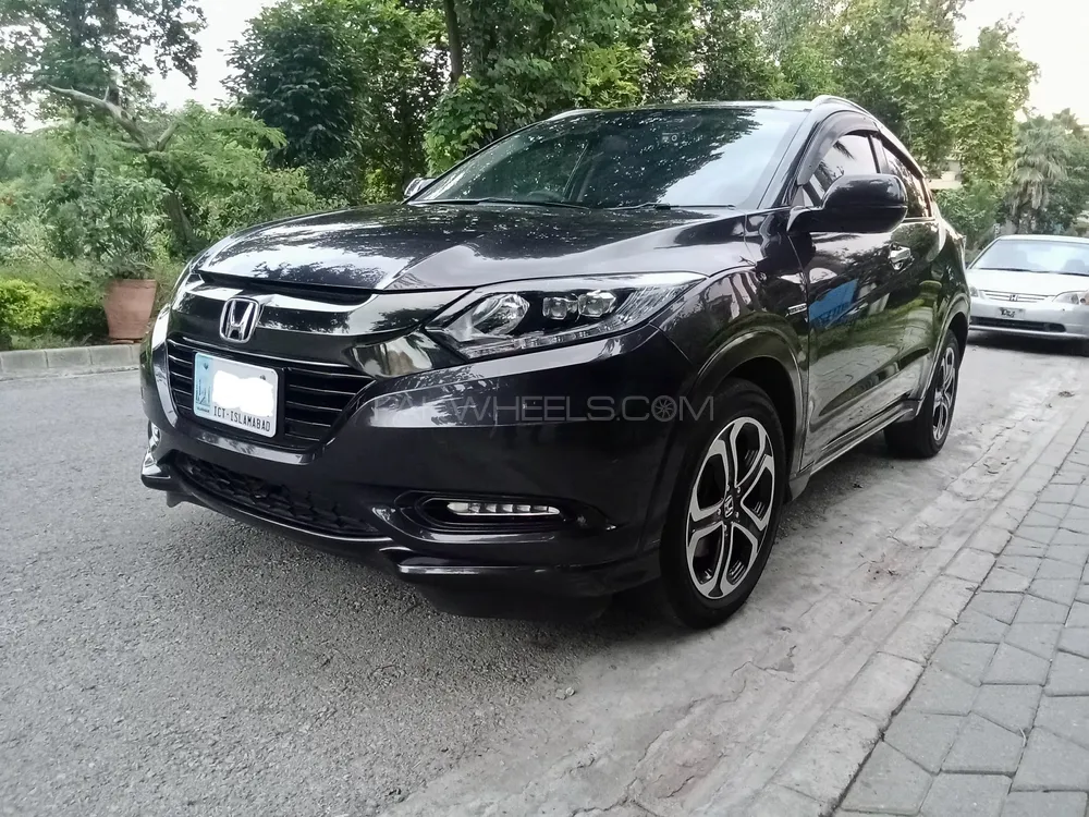 Honda Vezel 2016 for Sale in Islamabad Image-1