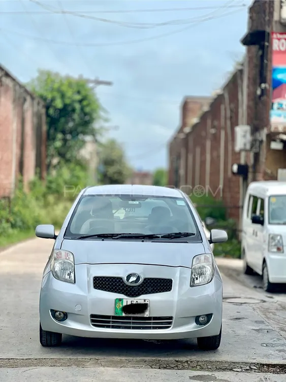 Toyota Vitz 2005 for Sale in Gujranwala Image-1