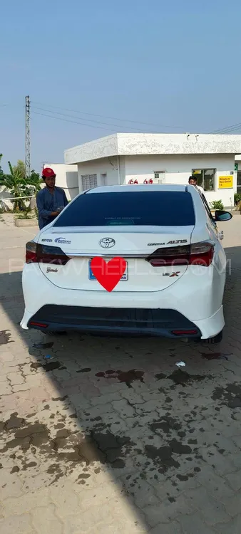 Toyota Corolla 2017 for Sale in Jalalpur Jattan Image-1