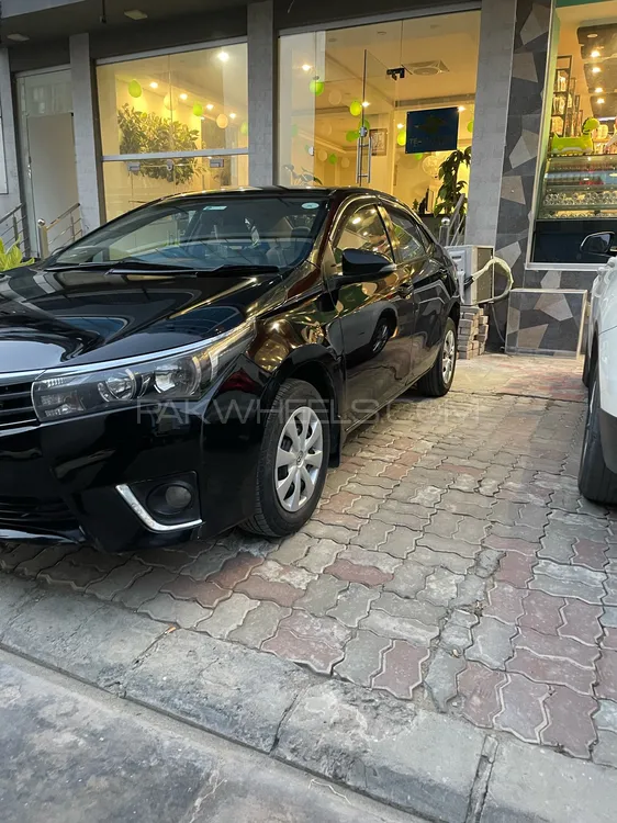 Toyota Corolla 2015 for Sale in Islamabad Image-1