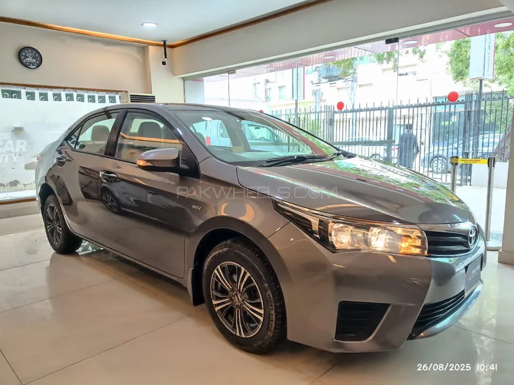 Toyota Corolla 2016 for Sale in Karachi Image-1