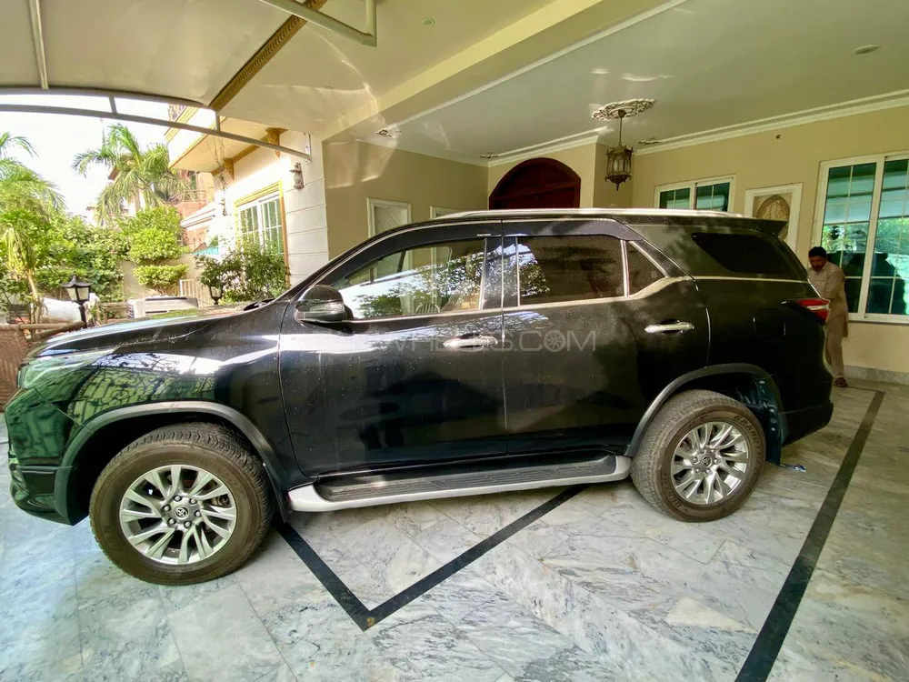 Toyota Fortuner 2021 for Sale in Lahore Image-1