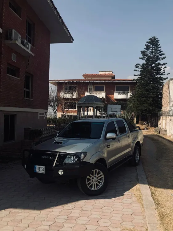 Toyota Hilux 2008 for Sale in Islamabad Image-1