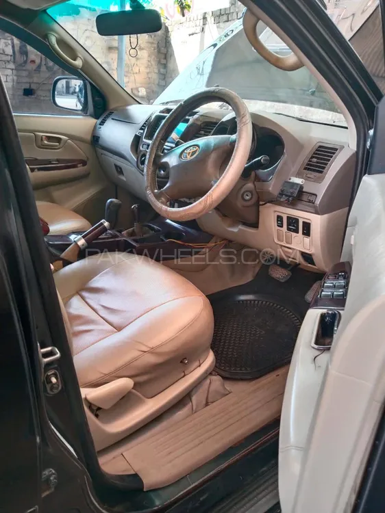 Toyota Hilux 2010 for Sale in Mandi bahauddin Image-1