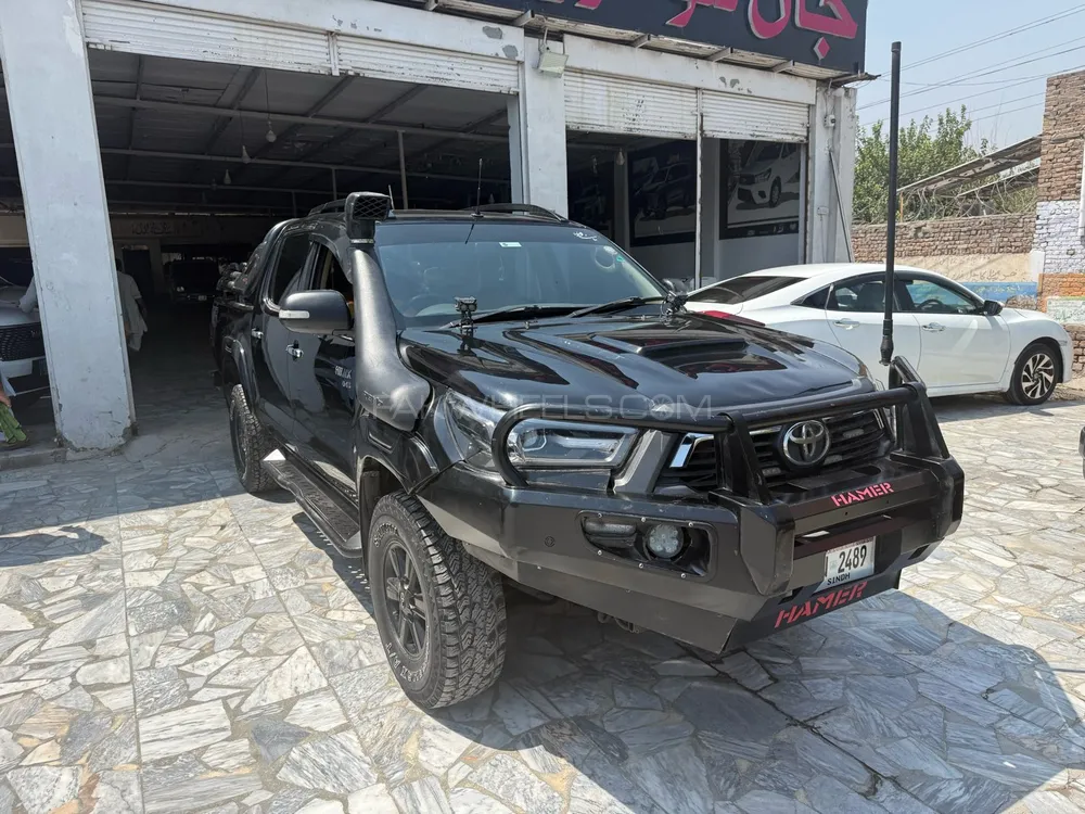 Toyota Hilux 2013 for Sale in Peshawar Image-1