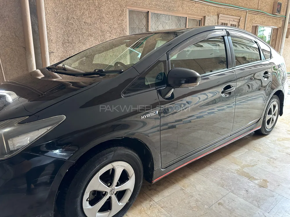 Toyota Prius 2011 for Sale in Islamabad Image-1