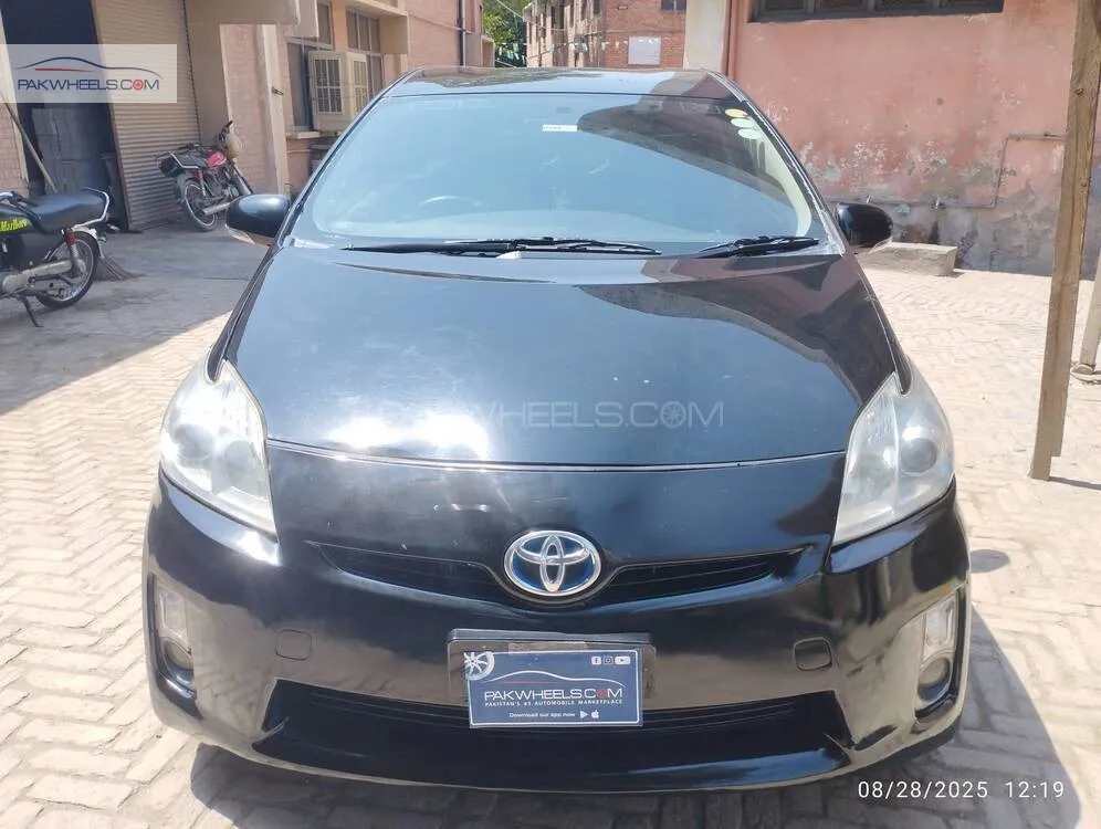 Toyota Prius 2011 for Sale in Peshawar Image-1