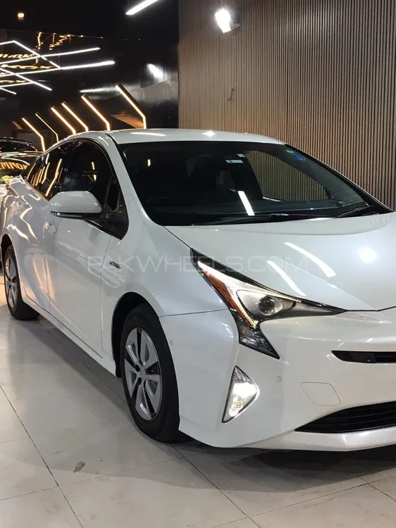 Toyota Prius 2018 for Sale in Lahore Image-1