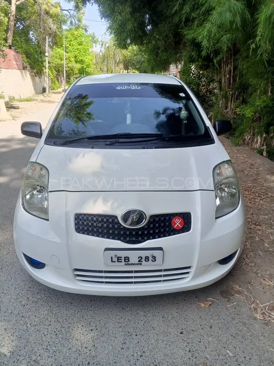 Toyota Vitz 2005 for Sale in Peshawar Image-1