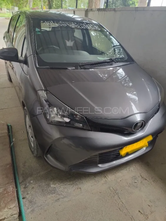 Toyota Vitz 2016 for Sale in Karachi Image-1
