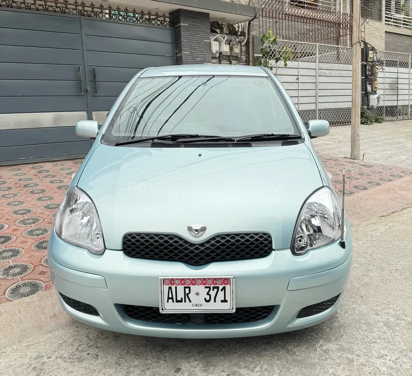 Toyota Vitz 2004 for Sale in Karachi Image-1