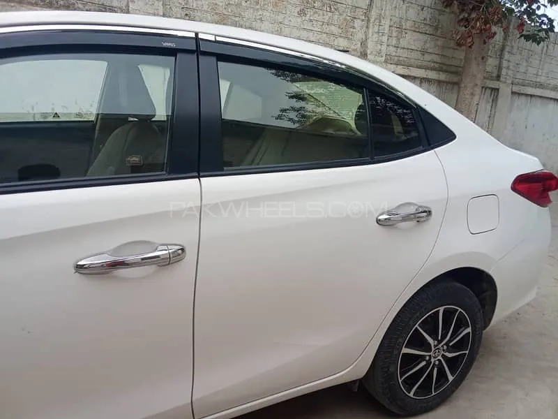Toyota Yaris Sedan 2021 for Sale in Karachi Image-1