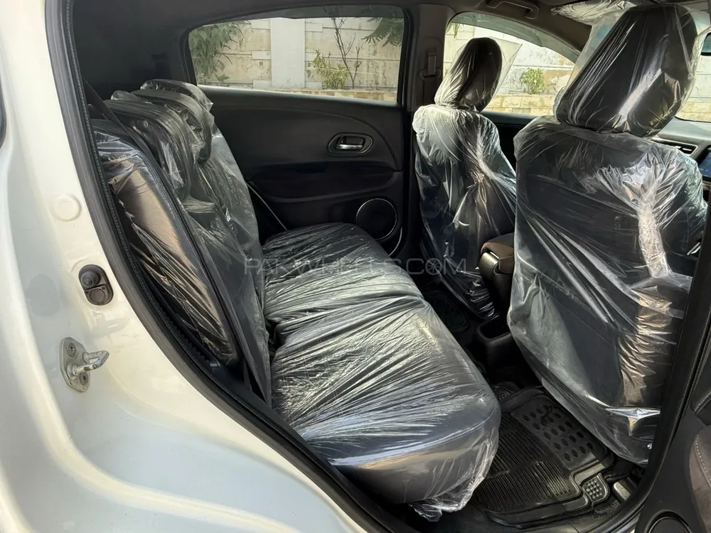 Honda Vezel 2016 for Sale in Karachi Image-1