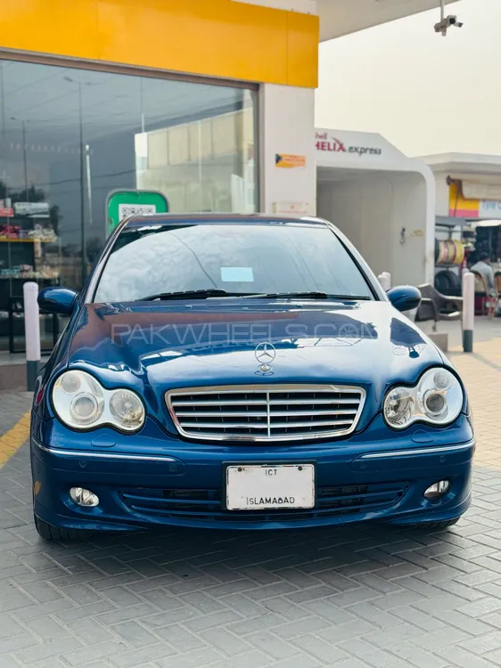 Mercedes Benz C Class 2004 for Sale in Multan Image-1