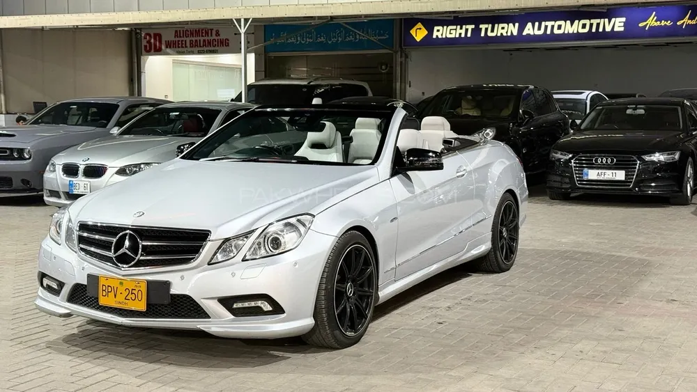 Mercedes Benz E Class Cabriolet 2010 for Sale in Islamabad Image-1