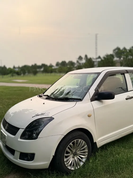 Suzuki Swift 2011 for Sale in Kamra Image-1