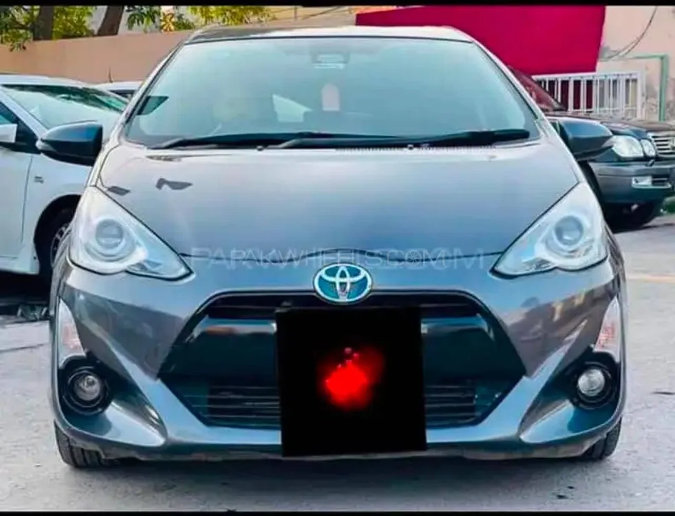 Toyota Aqua 2016 for Sale in Khanewal Image-1
