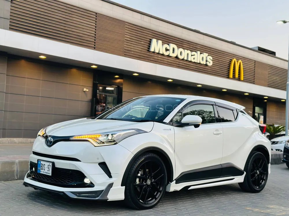 Toyota C-HR 2019 for Sale in Islamabad Image-1