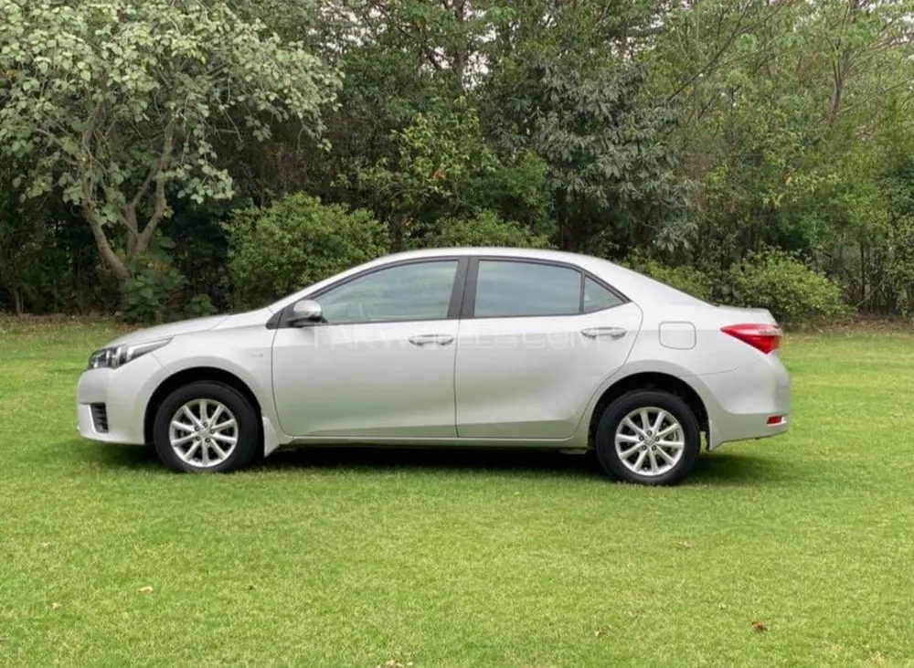Toyota Corolla 2017 for Sale in Islamabad Image-1