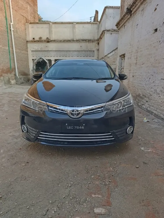 Toyota Corolla 2018 for Sale in Kohat Image-1