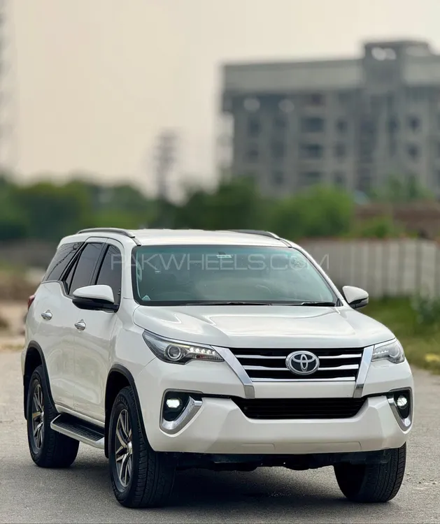 Toyota Fortuner 2018 for Sale in Lahore Image-1