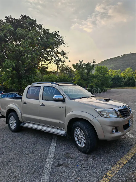 Toyota Hilux 2012 for Sale in Islamabad Image-1