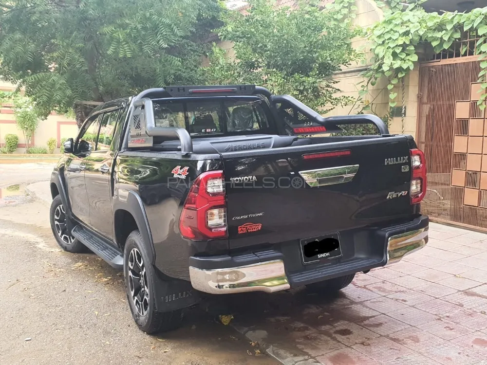 Toyota Hilux 2021 for Sale in Karachi Image-1