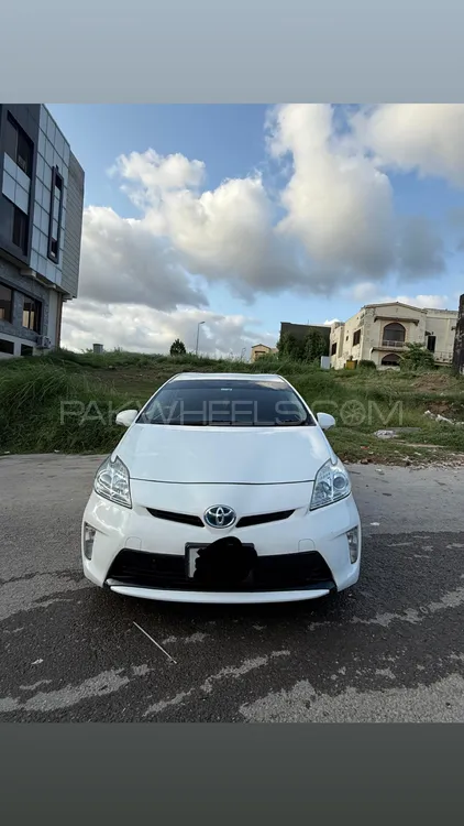 Toyota Prius 2015 for Sale in Islamabad Image-1