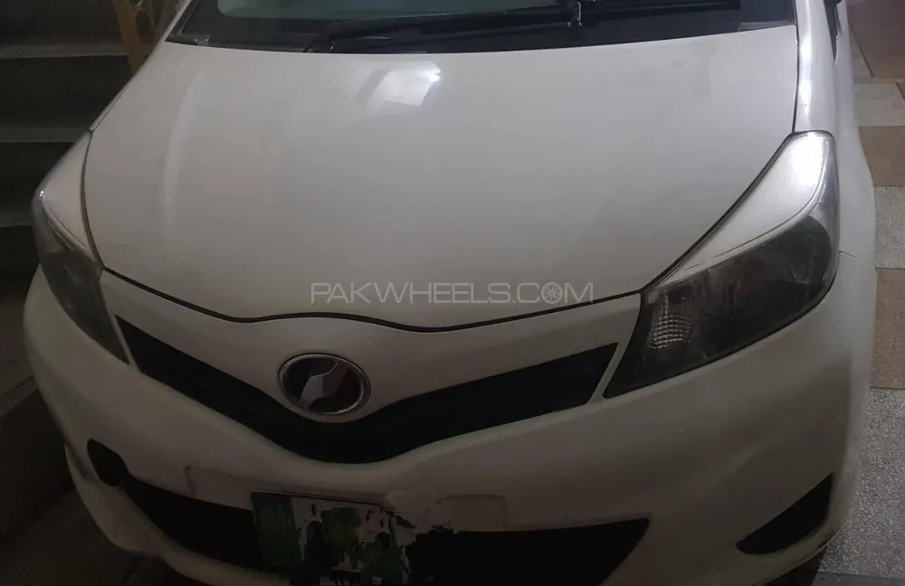 Toyota Vitz 2016 for Sale in Lahore Image-1