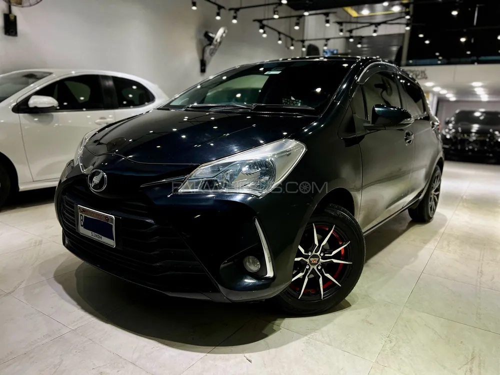 Toyota Vitz 2018 for Sale in Karachi Image-1