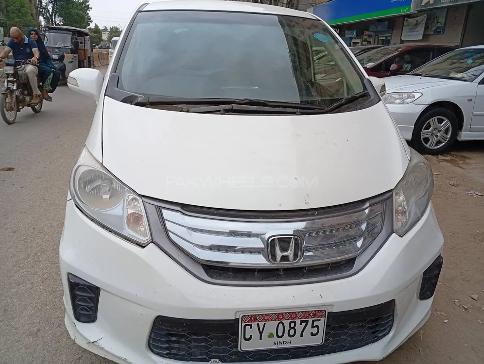 Honda Freed 2013 for Sale in Karachi Image-1