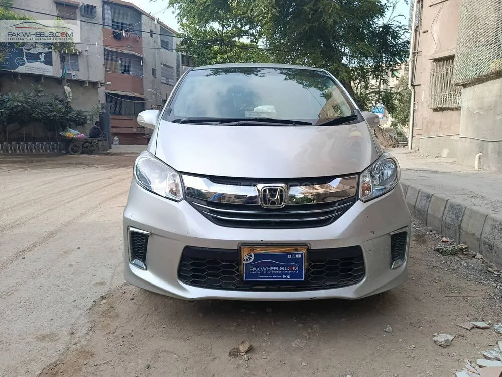 Honda Freed 2015 for Sale in Karachi Image-1