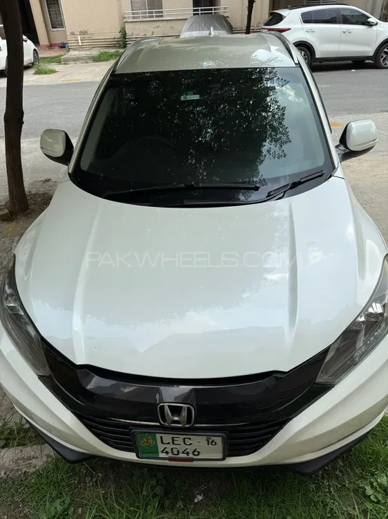 Honda Vezel 2014 for Sale in Lahore Image-1