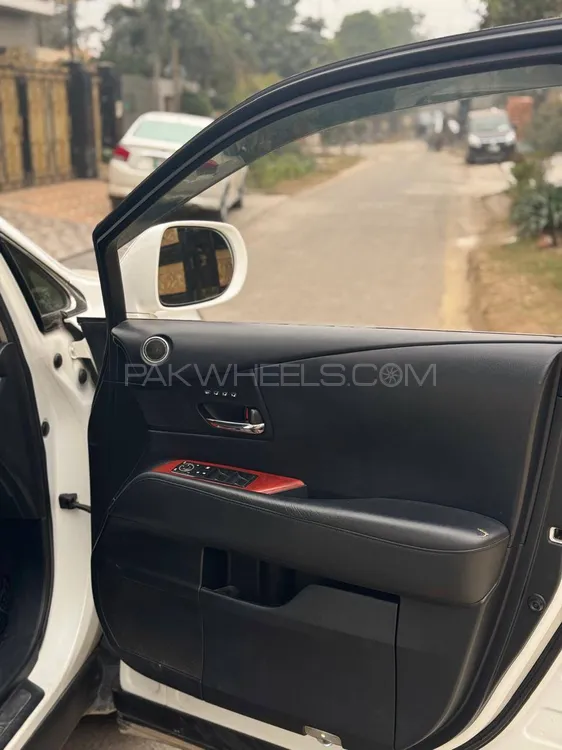 Lexus RX Series 2009 for Sale in Lahore Lexus RX Series 2009 for Sale in Lahore Image-15