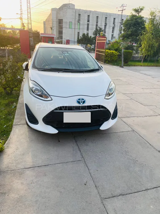 Toyota Aqua 2019 for Sale in Peshawar Image-1