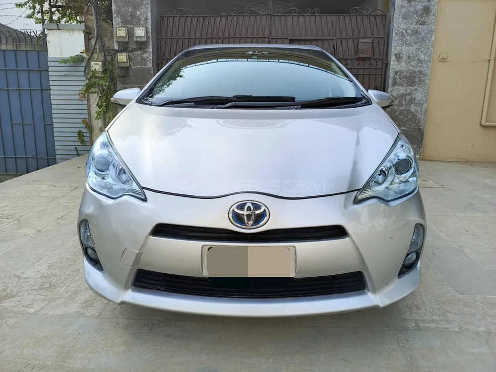 Toyota Aqua 2013 for Sale in Karachi Image-1