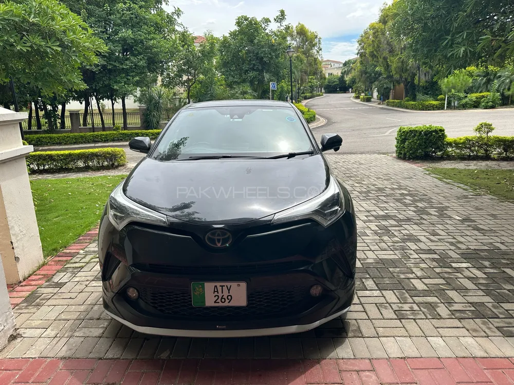 Toyota C-HR 2018 for Sale in Islamabad Image-1