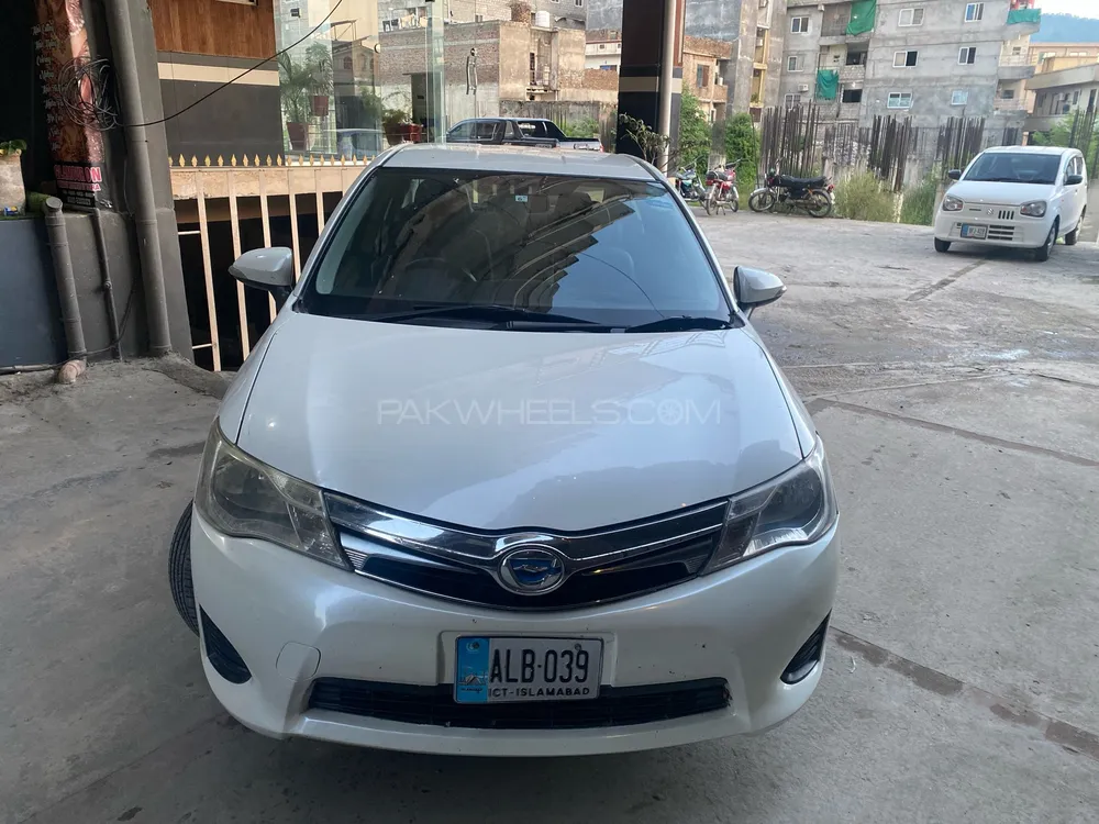 Toyota Corolla Axio 2014 for Sale in Islamabad Image-1