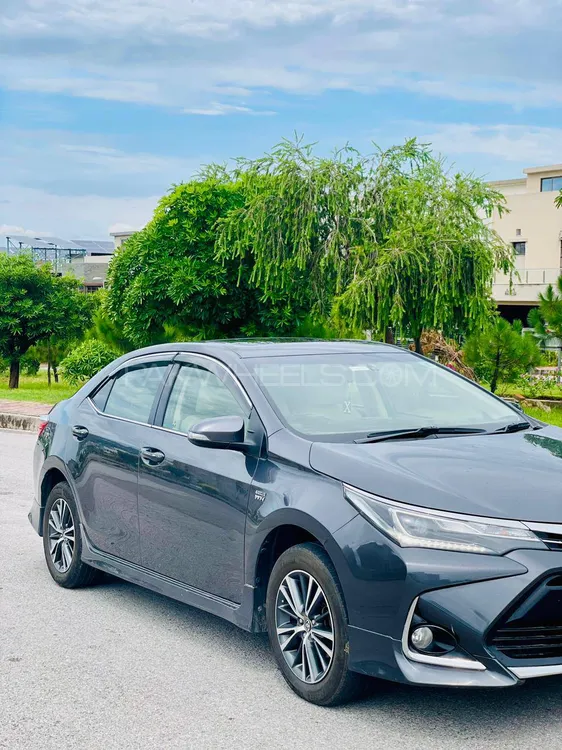 Toyota Corolla 2017 for Sale in Islamabad Image-1